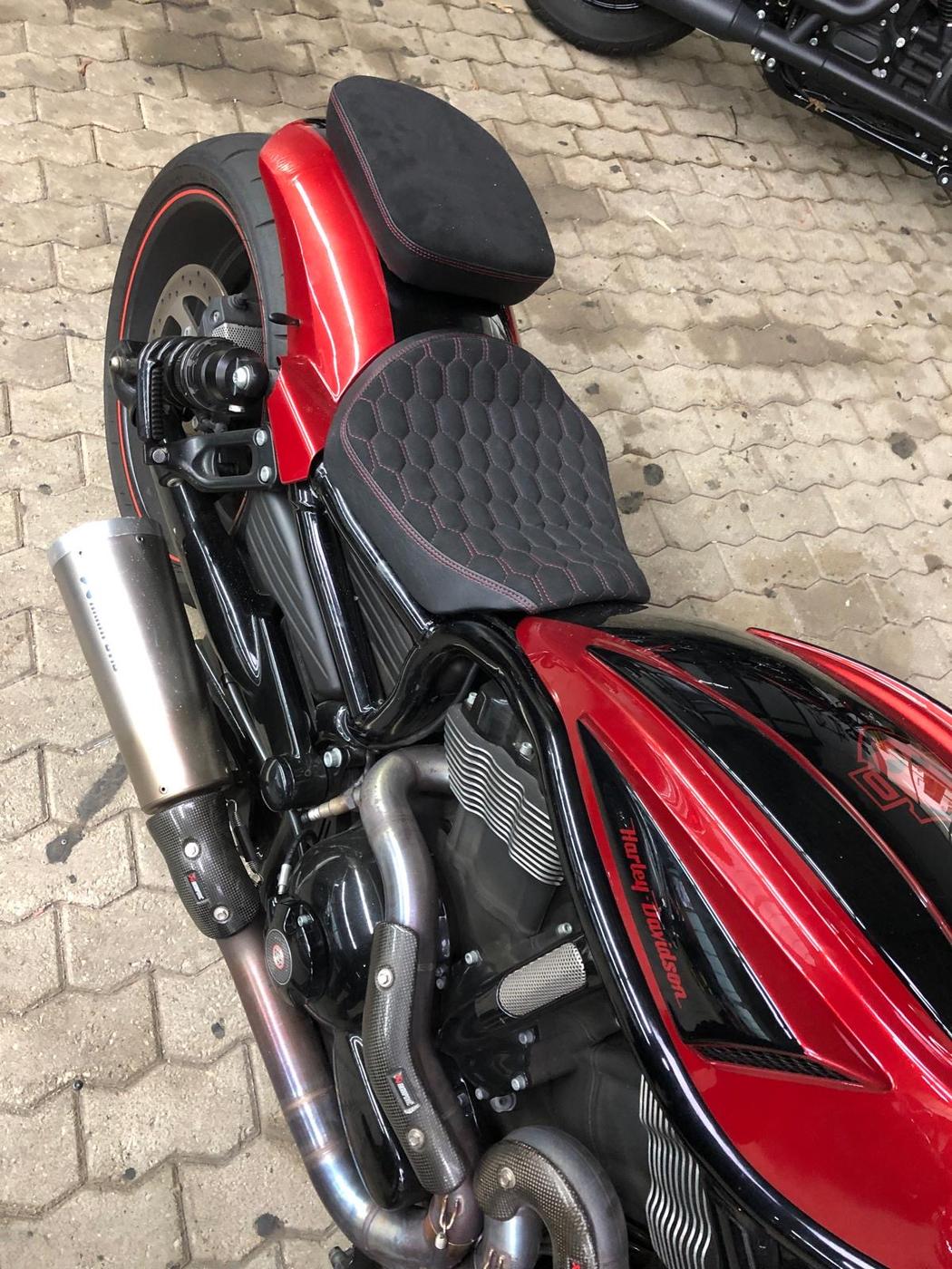 Arbeit der Autosattlerei Drechsler